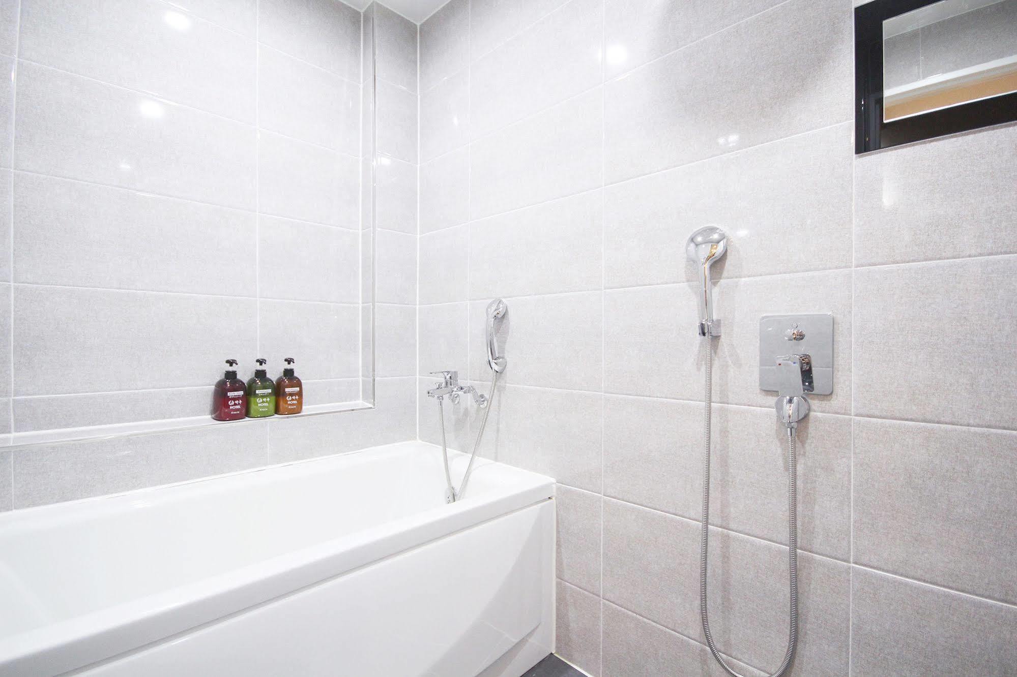 Haru Hotel Gimhae Экстерьер фото