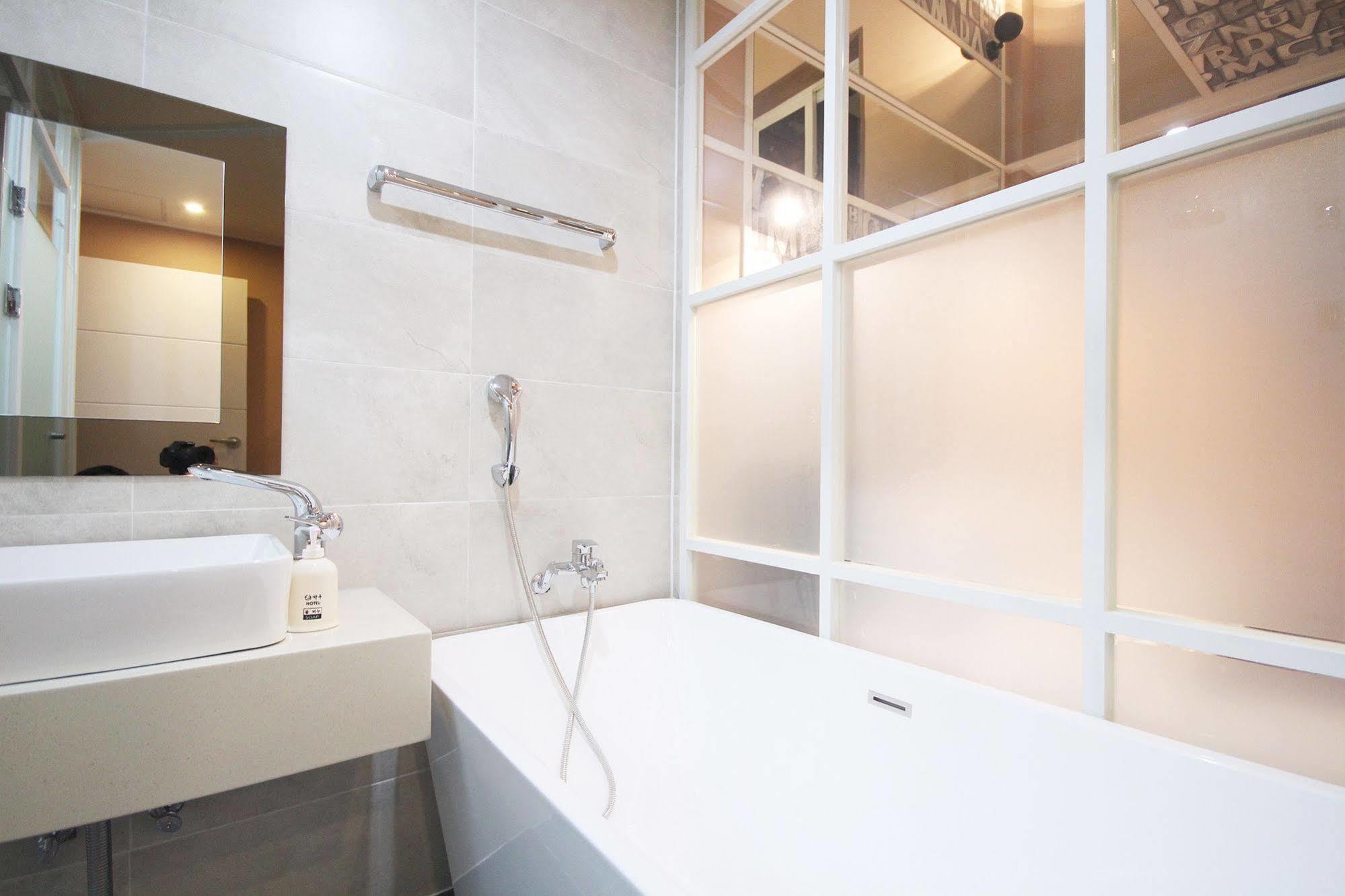 Haru Hotel Gimhae Экстерьер фото
