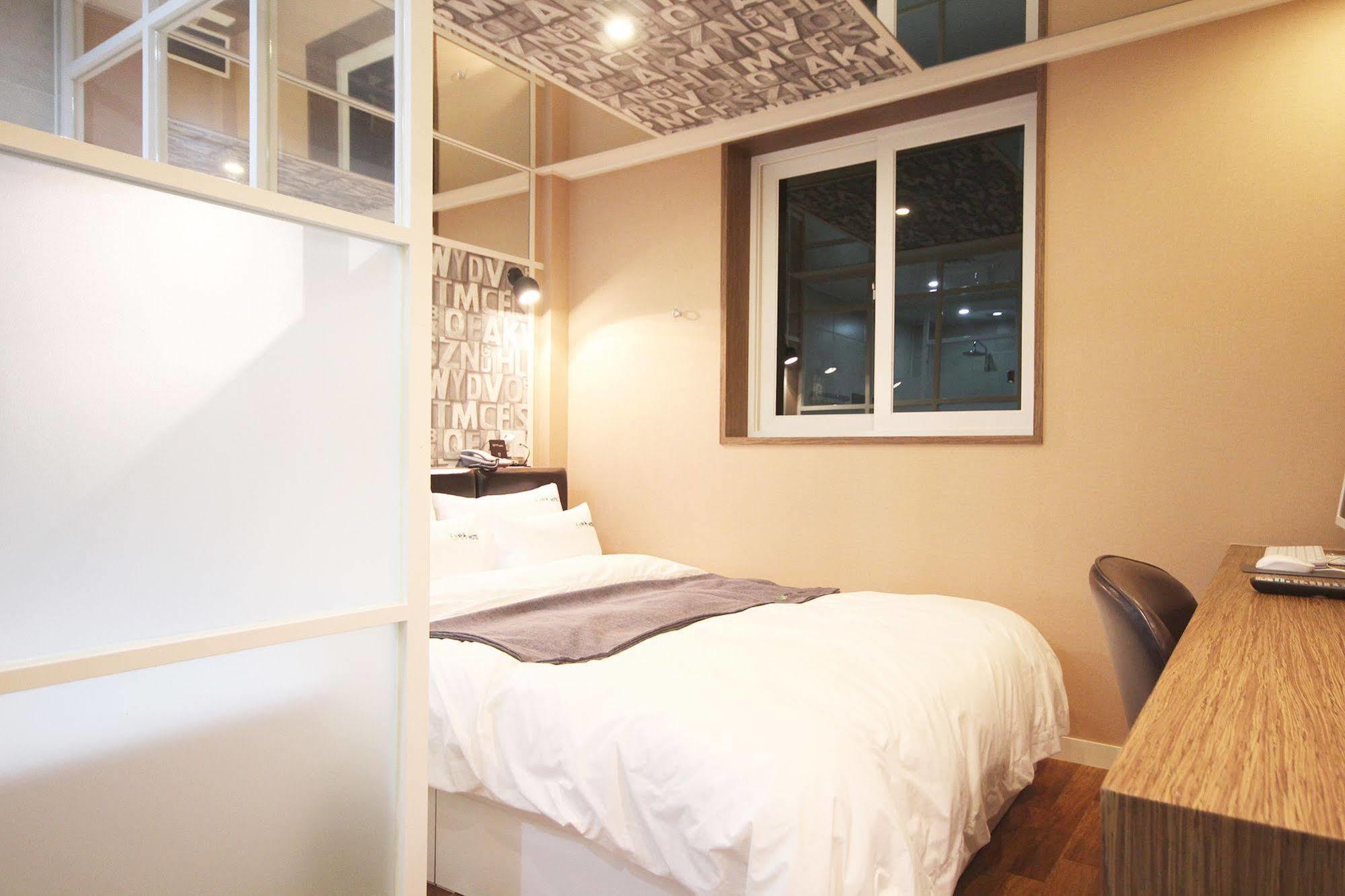 Haru Hotel Gimhae Экстерьер фото