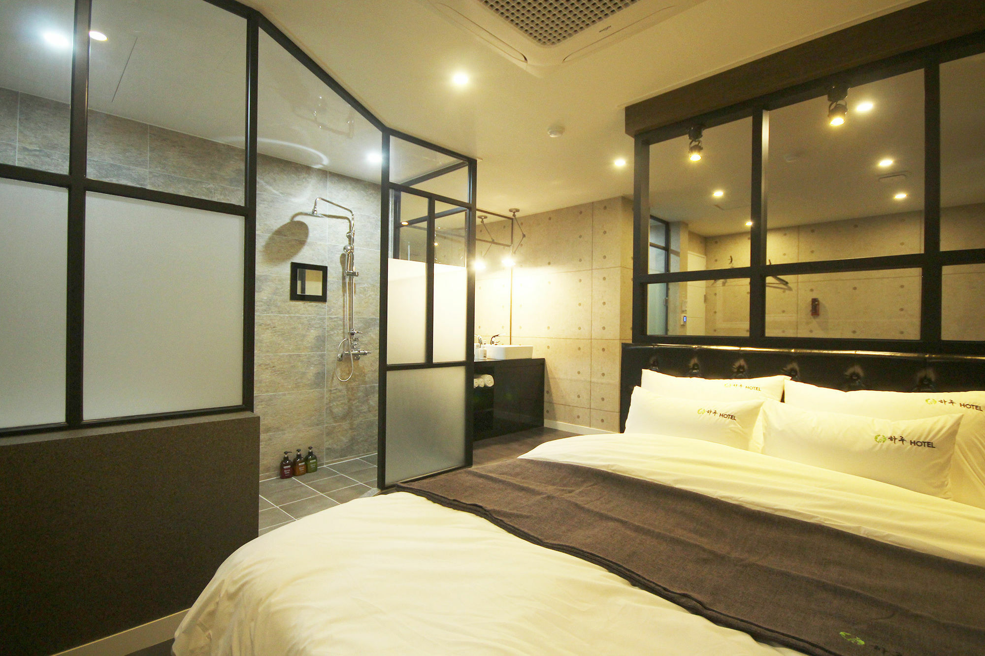 Haru Hotel Gimhae Экстерьер фото